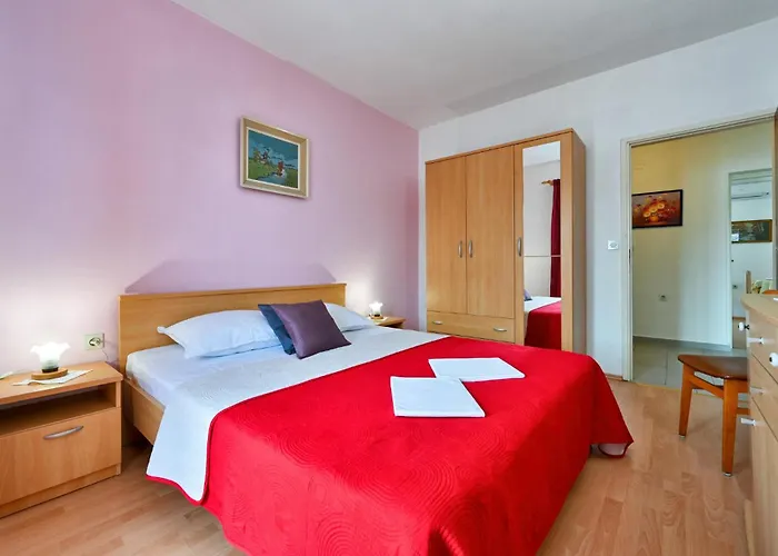 Front In Pag With Wifi Apartment *
