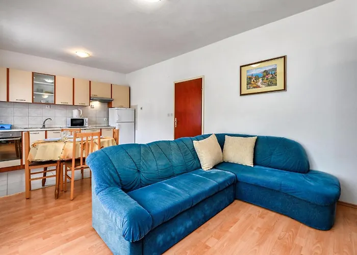 Front In Pag With Wifi Apartment Pag Town