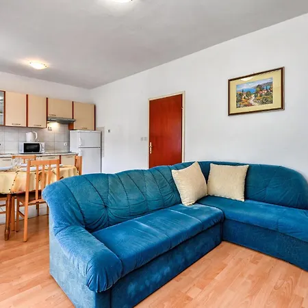 Awesome In Pag With Wifi Apartment Pag Town