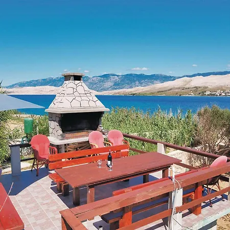 Front In Pag With Wifi * Pag Town