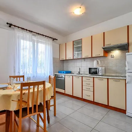 Awesome In Pag With Wifi Apartment *