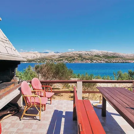 Front In Pag With Wifi Apartman *