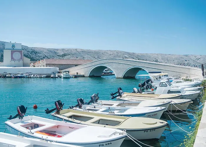 Front In Pag With Wifi Appartement